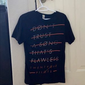 Twenty one pilots tee